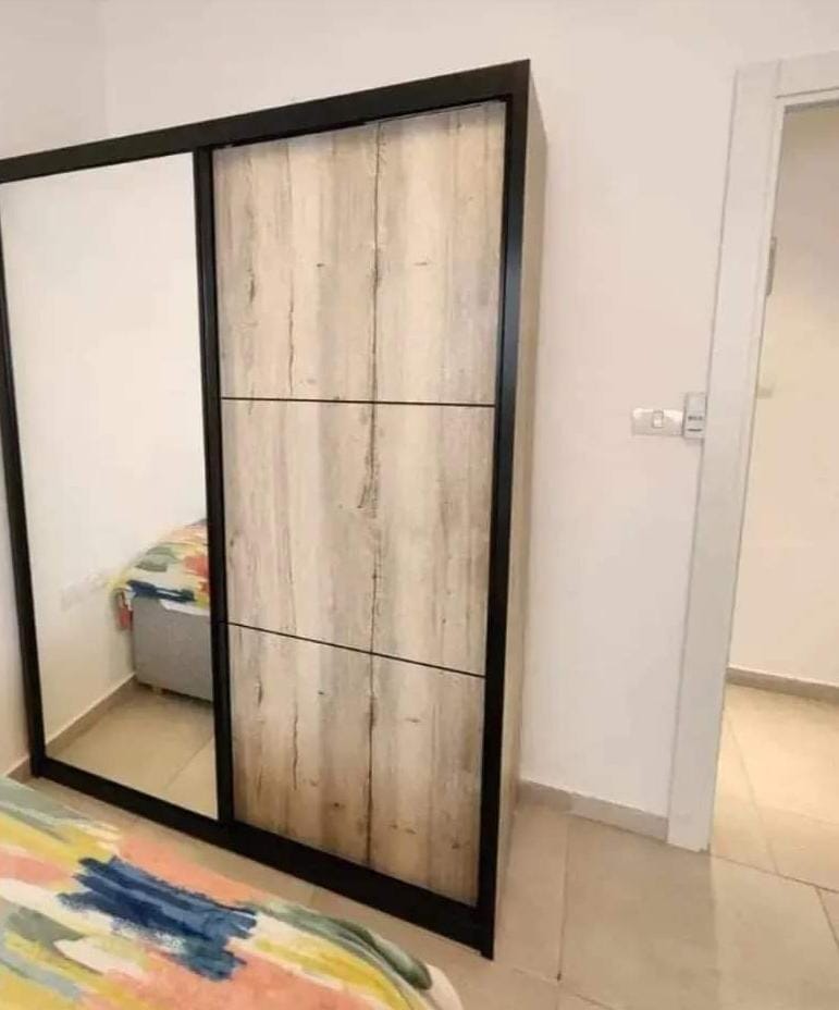 ארון הזזה 2 דלתות במבצע