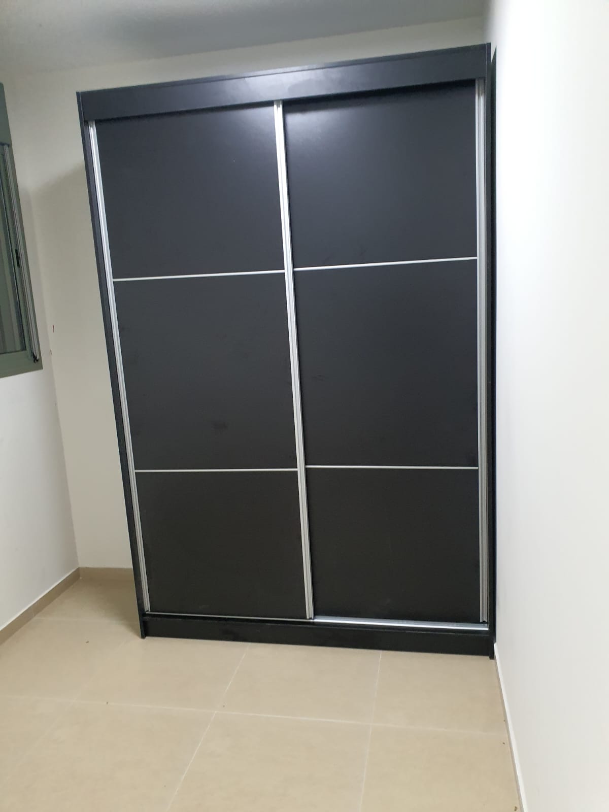 ארון הזזה 2 דלתות במבצע