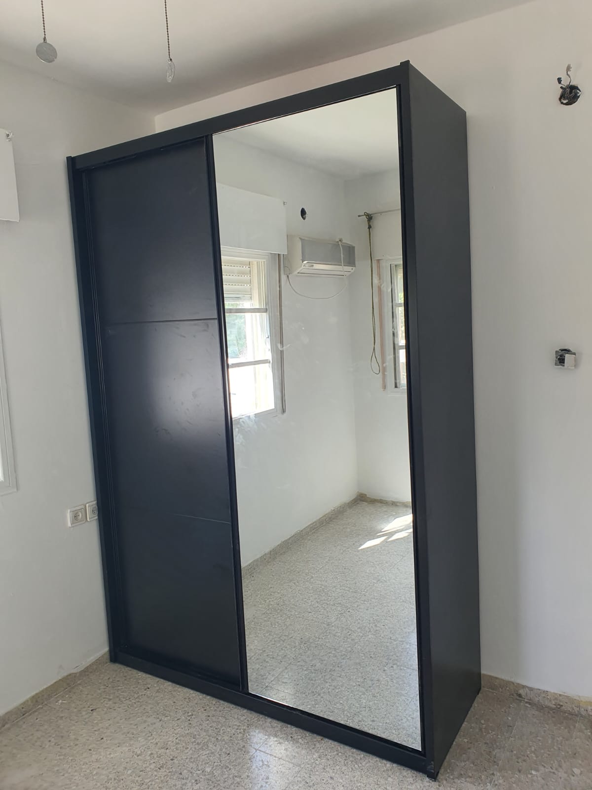ארון הזזה 2 דלתות במבצע